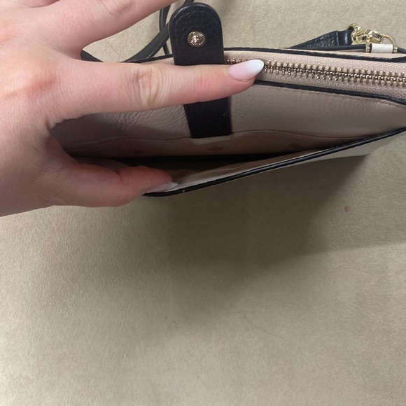 Kate spade crossbody purse - Picture 3 of 6
